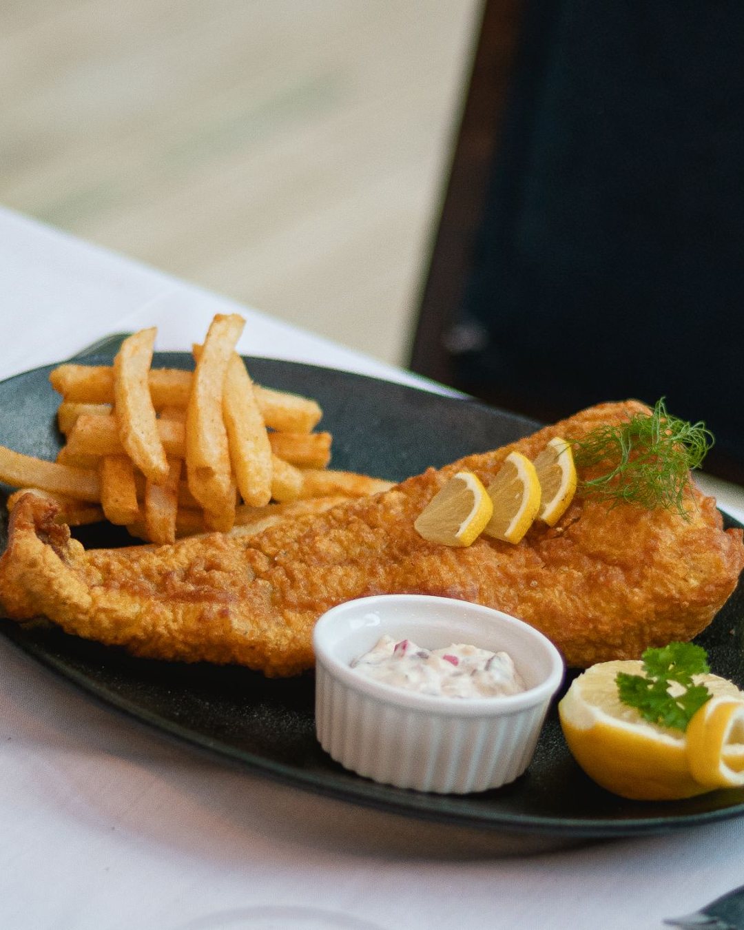 Val De Vine: fish and chips with tartare sauce and lemon